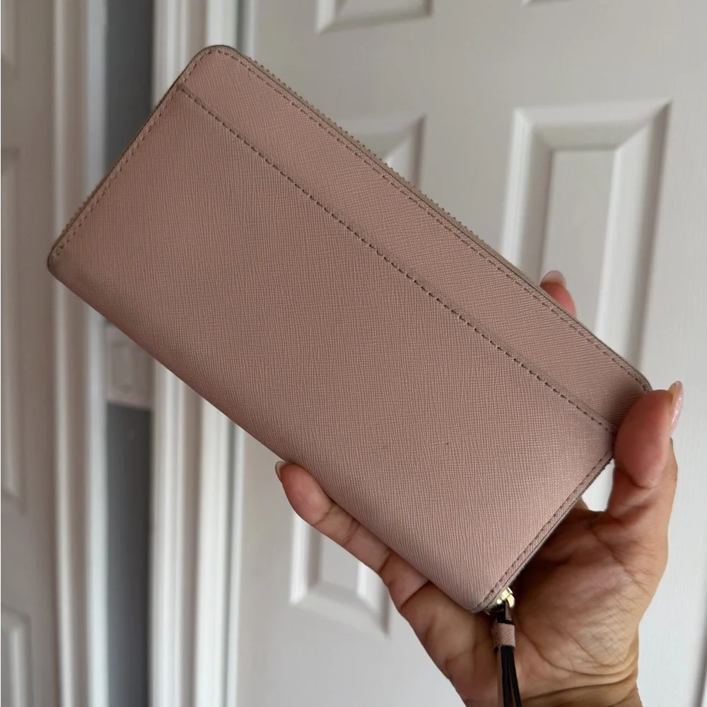 Kate Spade Women’s Soft Pink Wallet